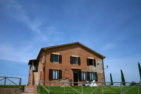 Gîte Arbia : ferme 8 pers, piscine et jardin en Toscane : photo 8
