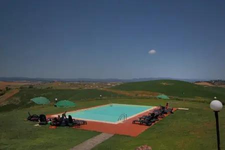 Gîte Arbia : ferme 8 pers, piscine et jardin en Toscane : photo 9