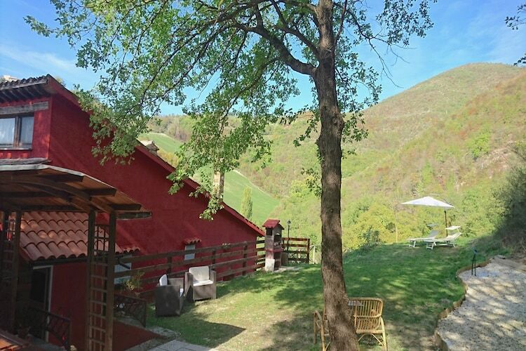 Casa Argento, villa avec piscine panoramique à Fabriano - Photo 3