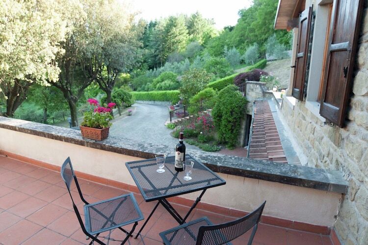 Villa Stia – 6 chambres, piscine chauffée et vue sur la vallée - Photo 2