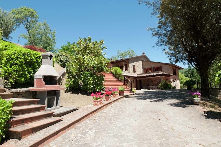 Villa Stia – 6 chambres, piscine chauffée et vue sur la vallée - Photo 5