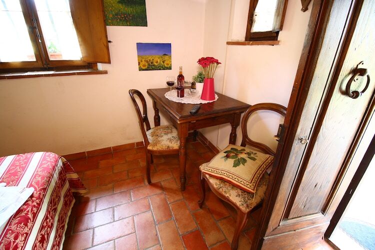 Chalet indépendant en Toscane avec piscine commune - Photo 18