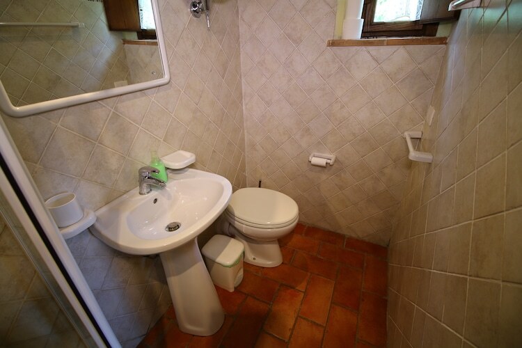Chalet indépendant en Toscane avec piscine commune - Photo 25