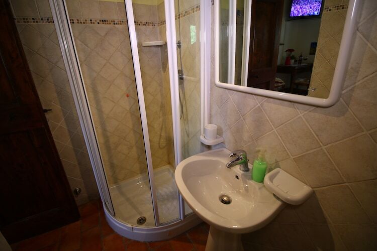 Chalet indépendant en Toscane avec piscine commune - Photo 27