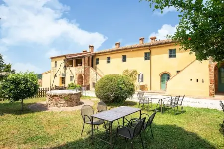 Il Bosco, Appartement attrayant à Collesalvetti avec jardin - Photo 1