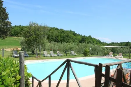 Il Bosco, Appartement attrayant à Collesalvetti avec jardin - Photo 15