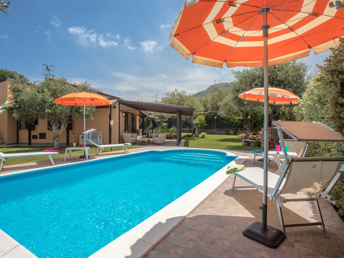 Villa Jancaliva à Cefalù : 3 chambres, piscine privée - Photo 1