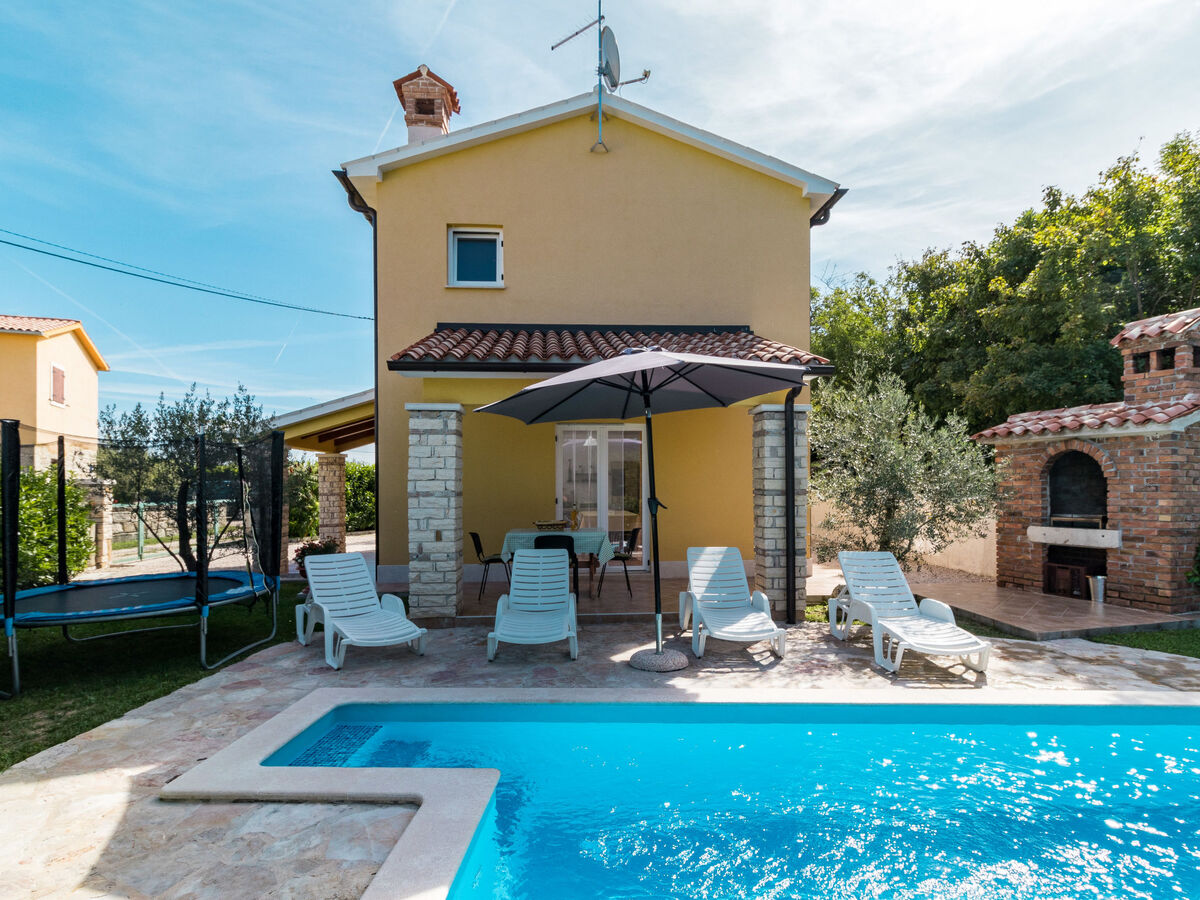 Antoni – Maison 6 pers. avec piscine privée à Pićan - Photo 18