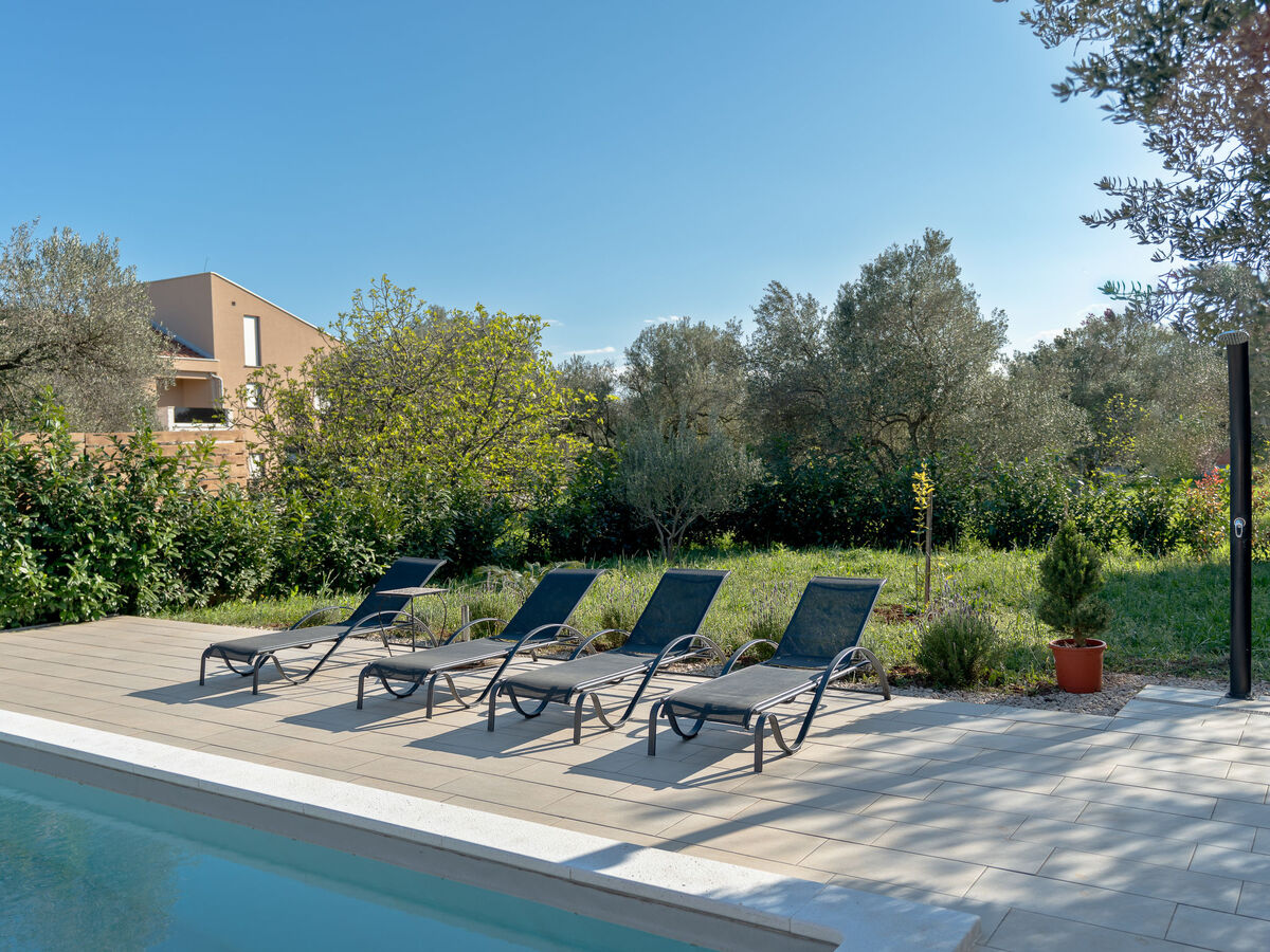 Maison Danijel à Zadar : piscine privée et terrasse - Photo 34