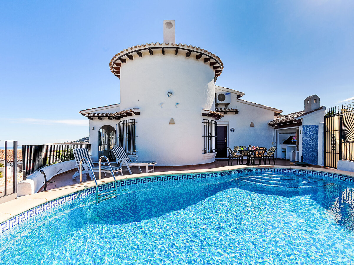 Villa Stella à Pego : piscine et vue panoramique mer - Photo 1