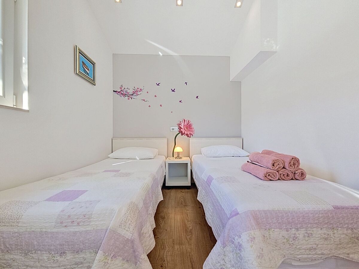 Maison Vinka avec piscine privée à 100 m de la mer - Photo 17