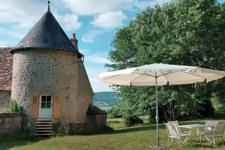 La Tour, Château confortable avec piscine en incrustation - Photo 1