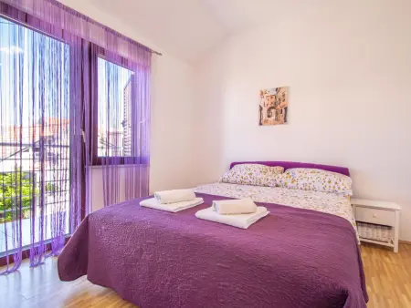 Maison Slava i Oksana, 5 chambres face à la piscine : photo 11