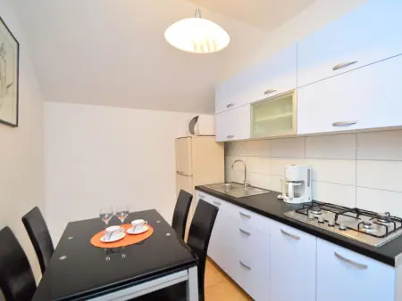 Maison Slava i Oksana, 5 chambres face à la piscine : photo 12