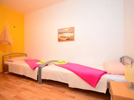 Maison Slava i Oksana, 5 chambres face à la piscine : photo 25