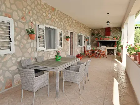 Maison Lucije avec piscine privée à Brač : photo 3