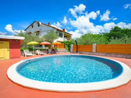 Location appartement à Pazin, Pina