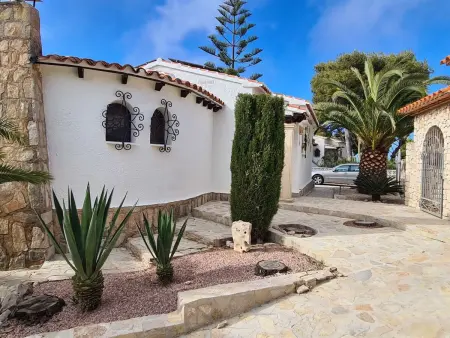 Maison Zindel à Javea – vue mer, piscine et jardin 800 m² : photo 18