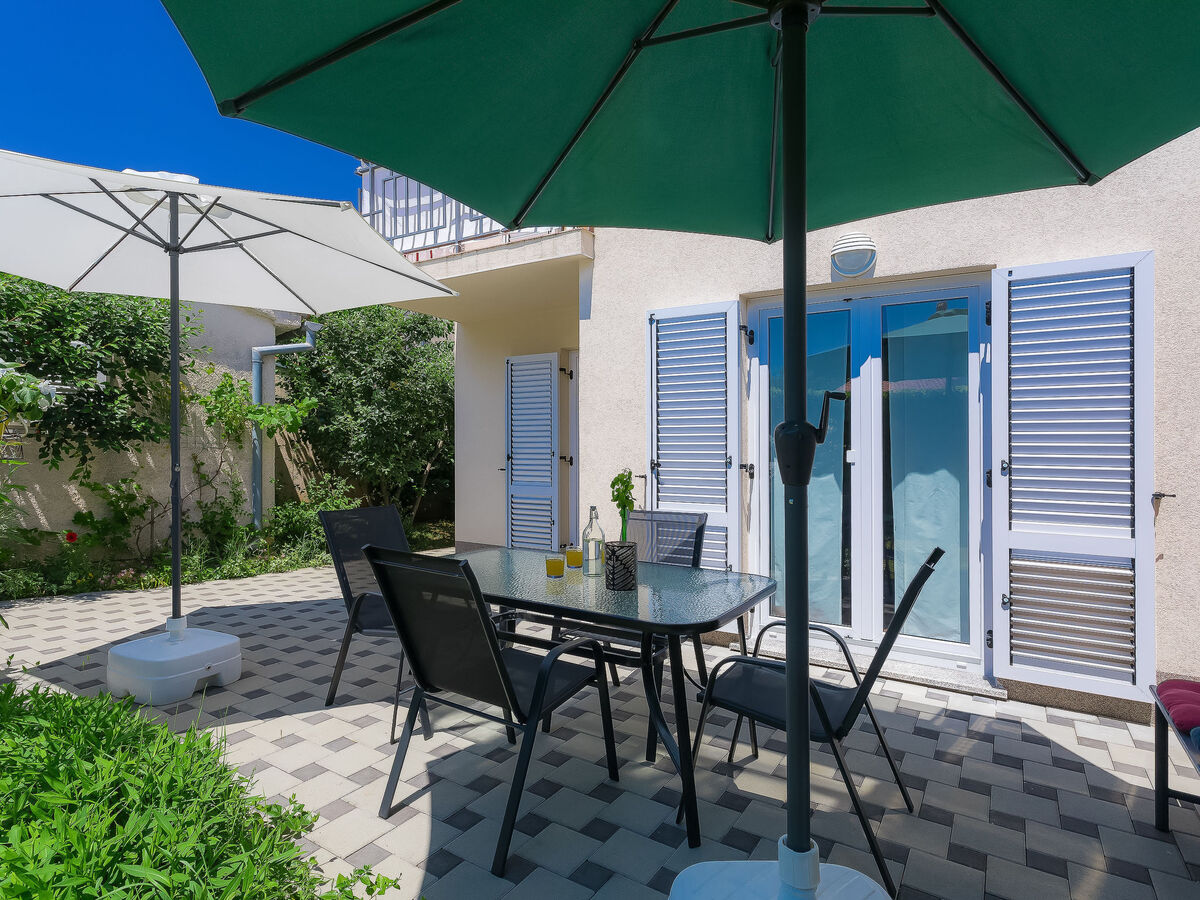 Maison Gojak à Pula : 3 chambres, jardin clôturé - Photo 2