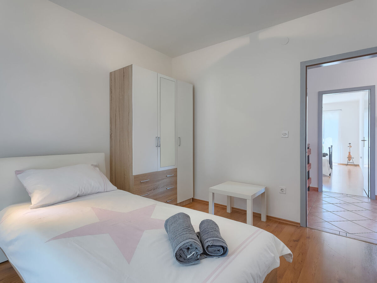 Maison Gojak à Pula : 3 chambres, jardin clôturé - Photo 22