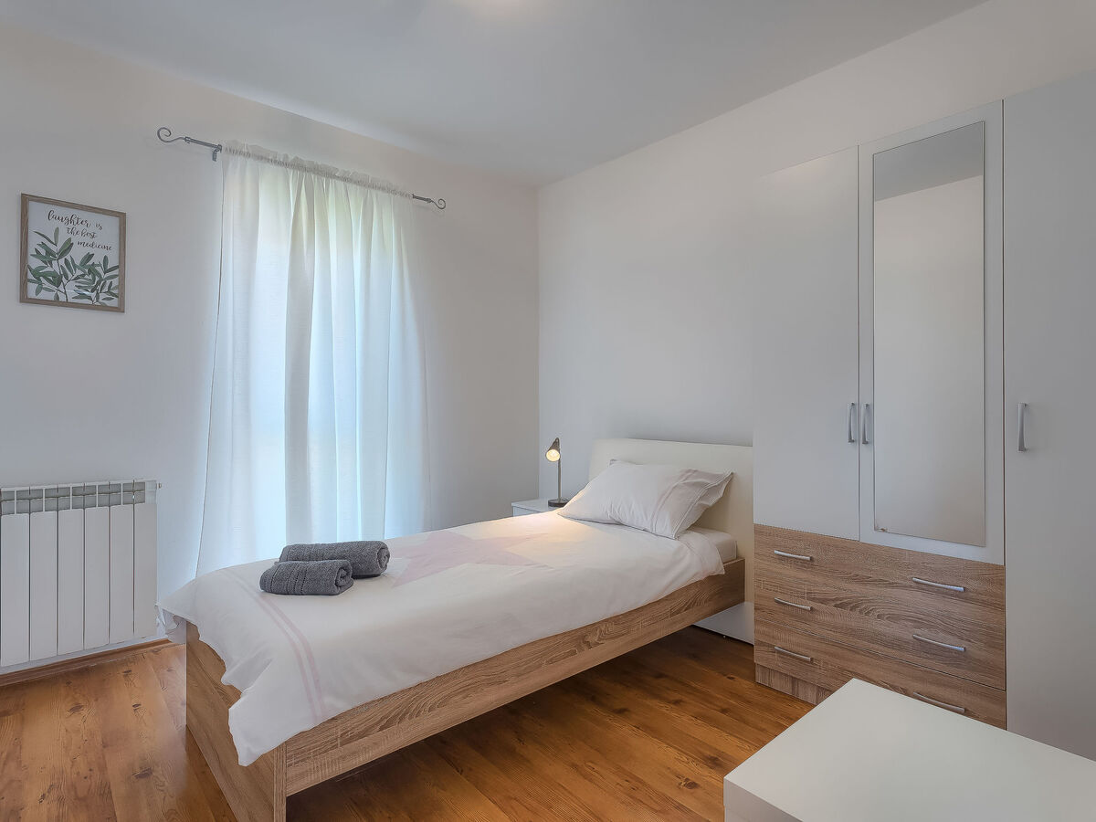 Maison Gojak à Pula : 3 chambres, jardin clôturé - Photo 23