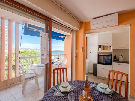 Appartement Le Méditerranée - Vue mer à 40 m de la plage : photo 3
