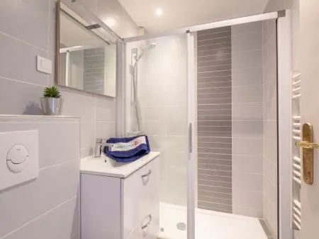 Appartement Le Méditerranée - Vue mer à 40 m de la plage : photo 5
