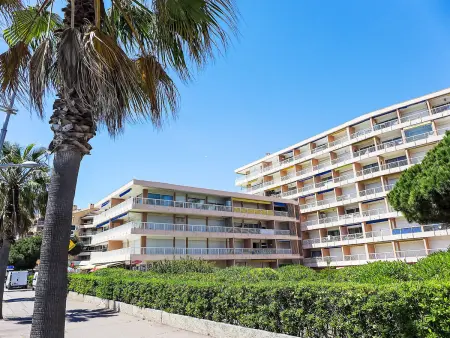 Appartement Le Méditerranée - Vue mer à 40 m de la plage : photo 13