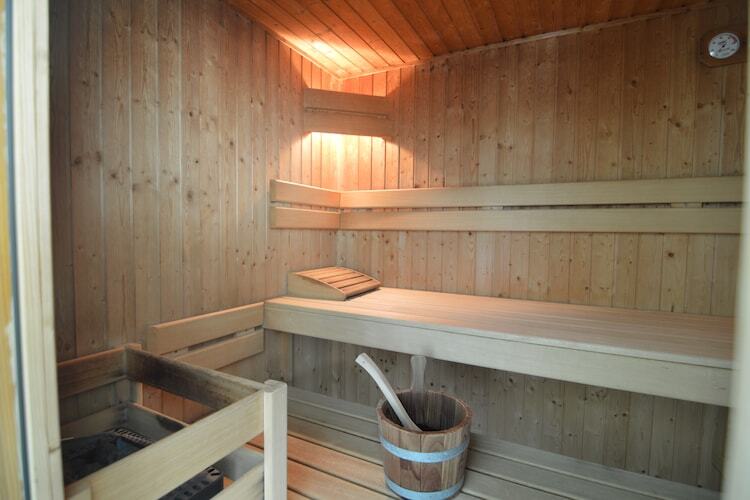 Maison 13 chambres avec piscine couverte à La Roche-en-Ardenne - Photo 7