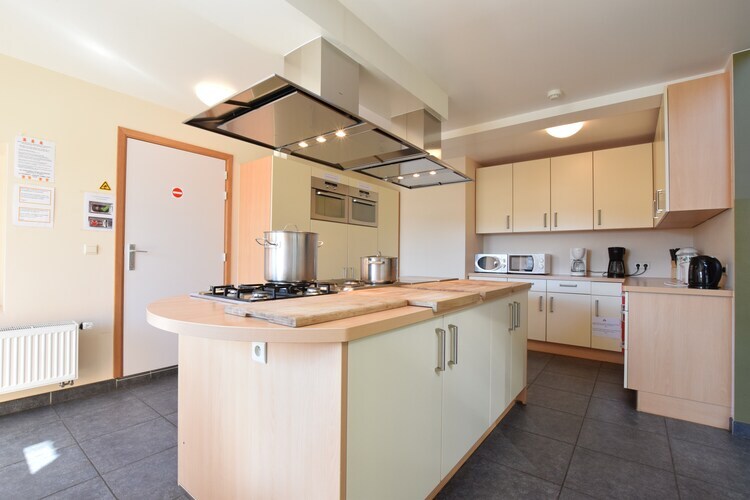 Maison 48 personnes, 16 chambres avec piscine privée - Photo 10