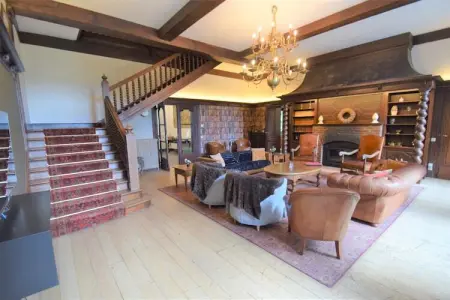 Villa Le Château et les Forêts - 12 chambres, 30 personnes : photo 2