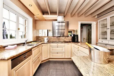 Villa Belle Vue - Piscine intérieure et sauna aux Ardennes : photo 3