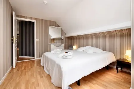 Villa Belle Vue - Piscine intérieure et sauna aux Ardennes : photo 19