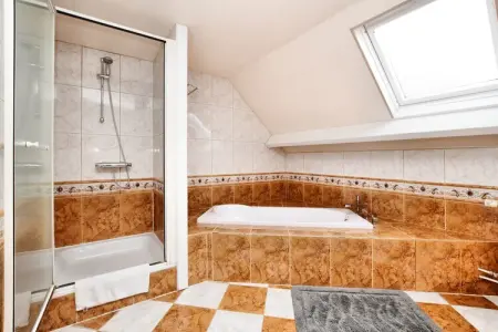 Villa Belle Vue - Piscine intérieure et sauna aux Ardennes : photo 34