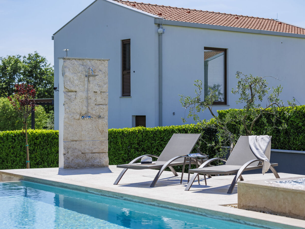 Villa Luna Bianca, piscine privée et jardin en Istrie - Photo 12