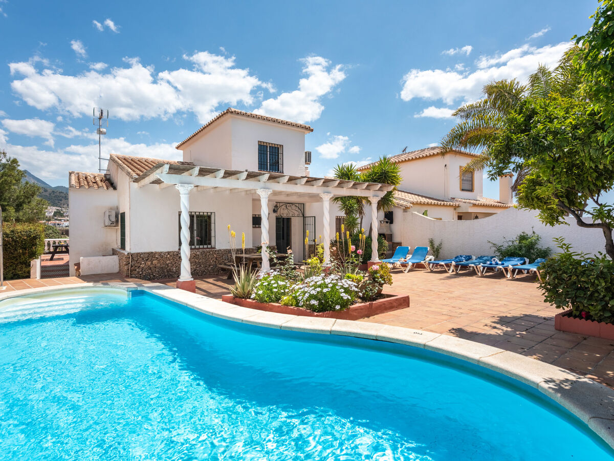 Villa Romeral, maison 5 chambres avec piscine à Nerja - Photo 1
