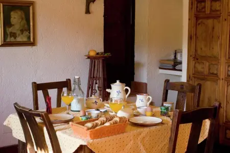 Zoya, gîte rural avec piscine et terrasse sur rivière : photo 3