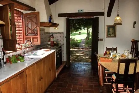 Zoya, gîte rural avec piscine et terrasse sur rivière : photo 4