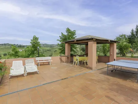 Appartement 120 m² à Città Sant'Angelo, grand terrain et piscine : photo 15