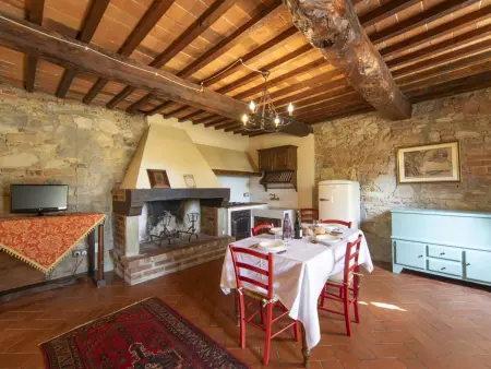 Ferme toscane en pierre à Lucignano, pour 11 personnes : photo 5