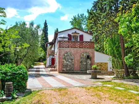 Podere Rasenna, gîte rustique 9 pers. avec piscine : photo 2