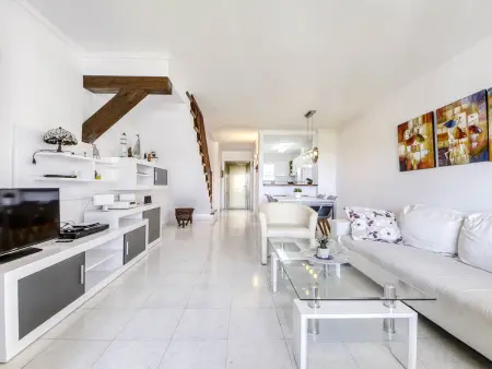 Maison mitoyenne dans la Residencia Els Vilars, moderne avec accès la piscine - Photo 5