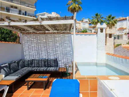 Amanda, maison 3 étages avec piscine privée à Nerja - Photo 1