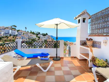 Amanda, maison 3 étages avec piscine privée à Nerja - Photo 2