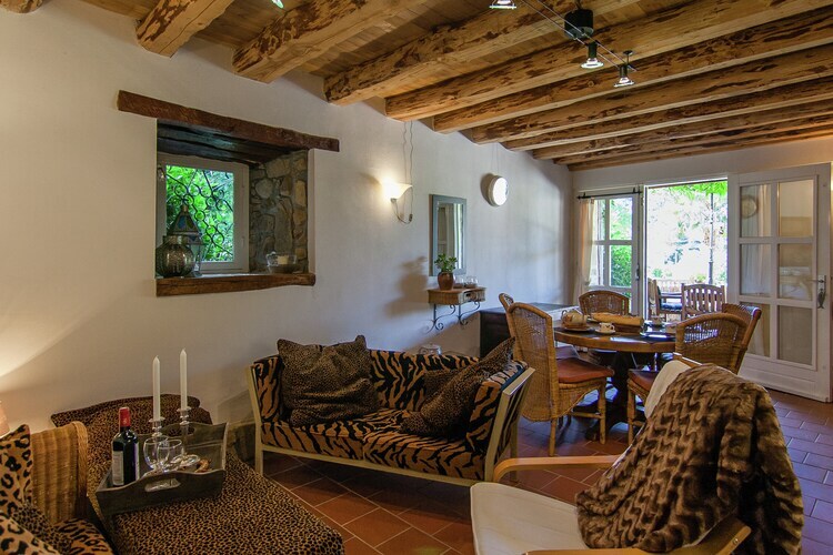 Gîte Montizon : maison en pierre avec piscine à Roussines - Photo 8