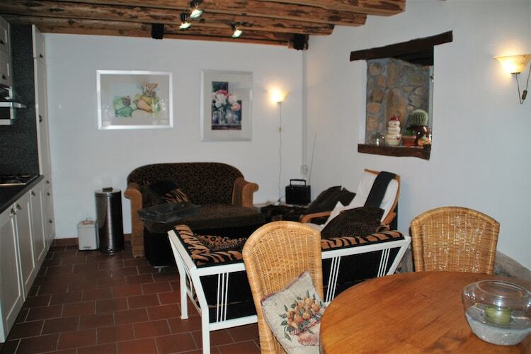 Gîte Montizon : maison en pierre avec piscine à Roussines - Photo 9