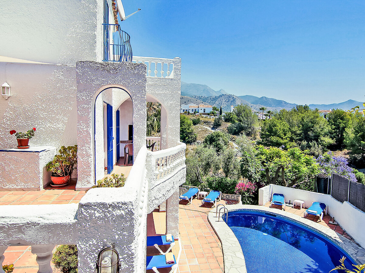 Villa Pueblo Jara – 5 chambres, piscine et vue mer à Nerja - Photo 1