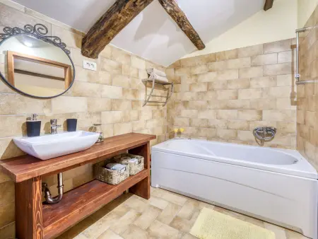 Kapitani, maison 3 pièces avec piscine à Hum : photo 7