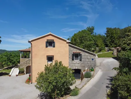 Kapitani, maison 3 pièces avec piscine à Hum : photo 9