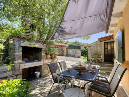 Kapitani, maison 3 pièces avec piscine à Hum : photo 23